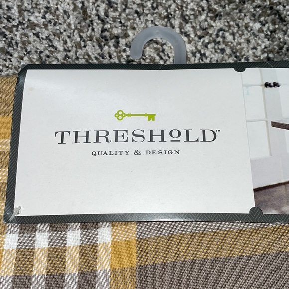 NWT. Table Runner. Extended Length & Width. - Picture 2 of 5